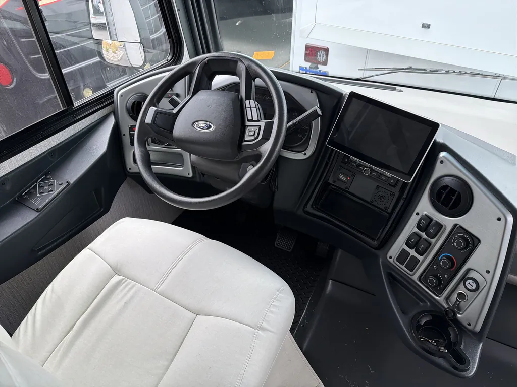 2023 Coachmen Pursuit 31BH, Photos photo 11
