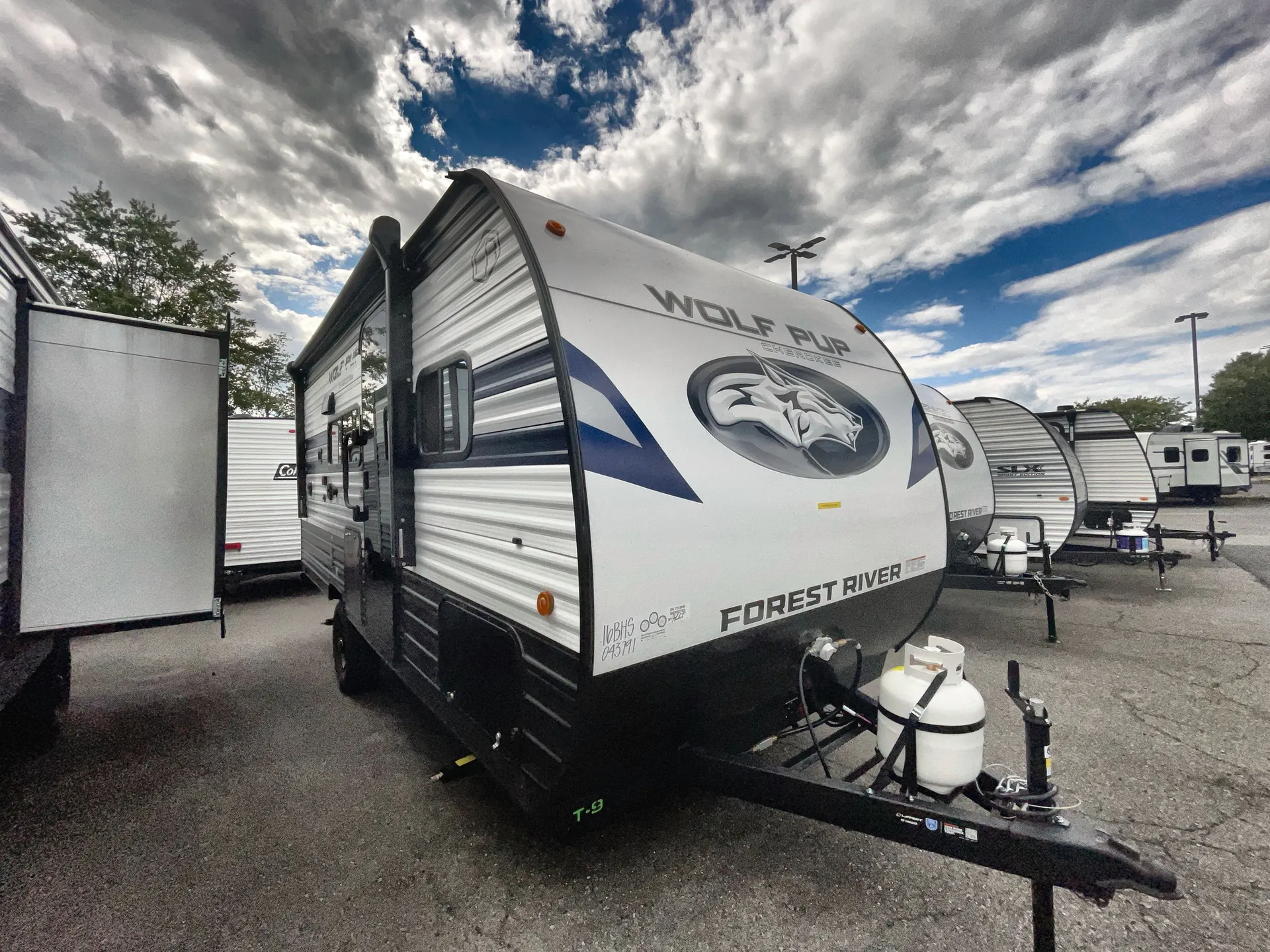 2027 Coachmen Catalina Legacy Edition 343BHTS - Photo 2