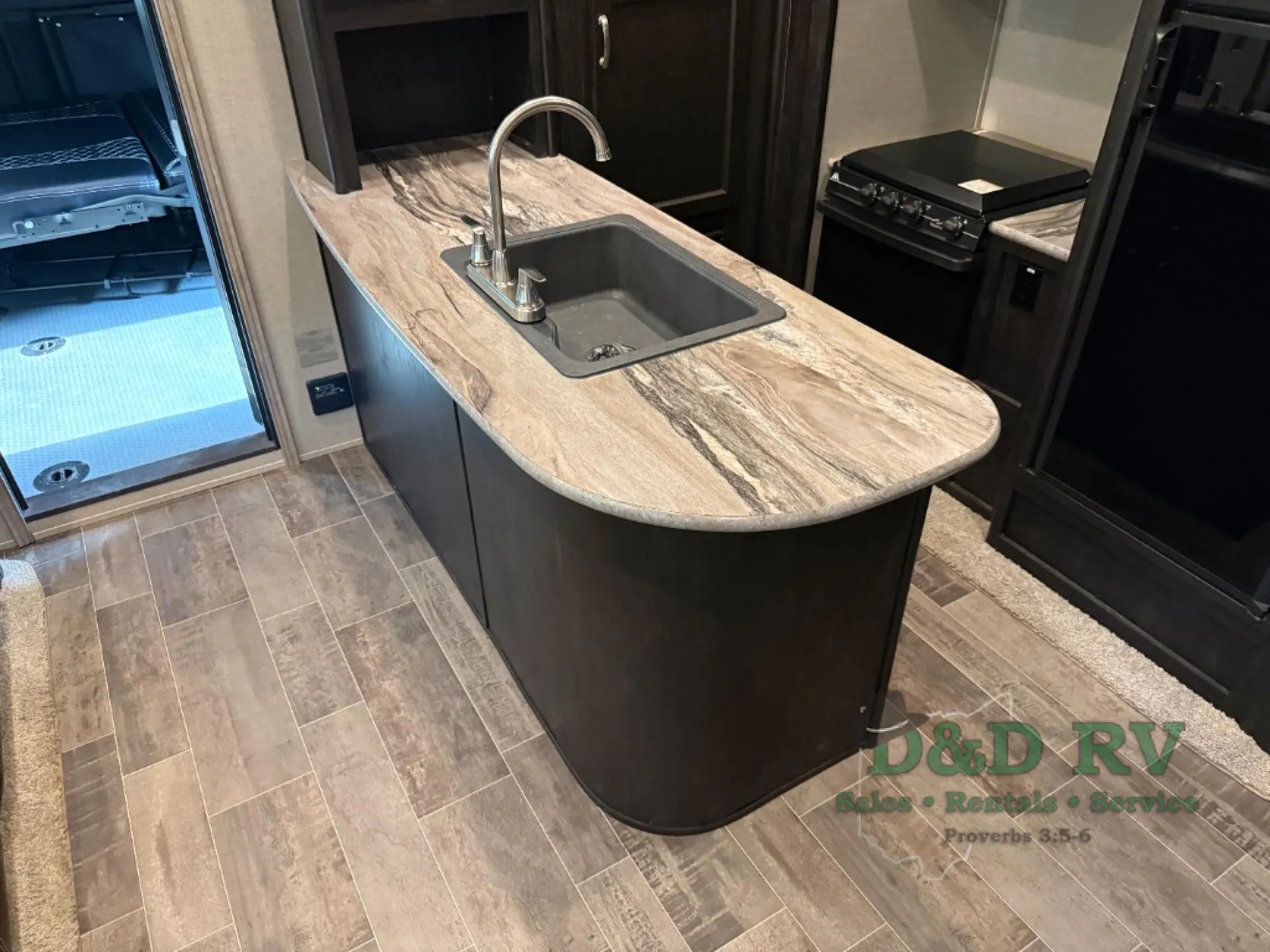 2017 Keystone Impact 303 - Photo 2