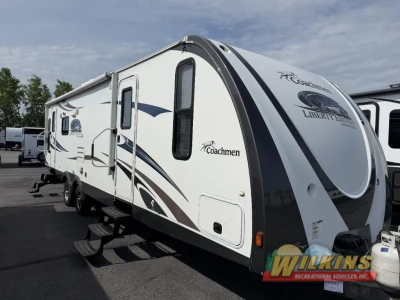 2013 Coachmen Freedom Express 297RLDS - Photo 2