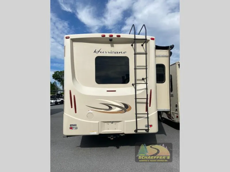 2016 Thor Motor Coach Hurricane 27K - Photo 4