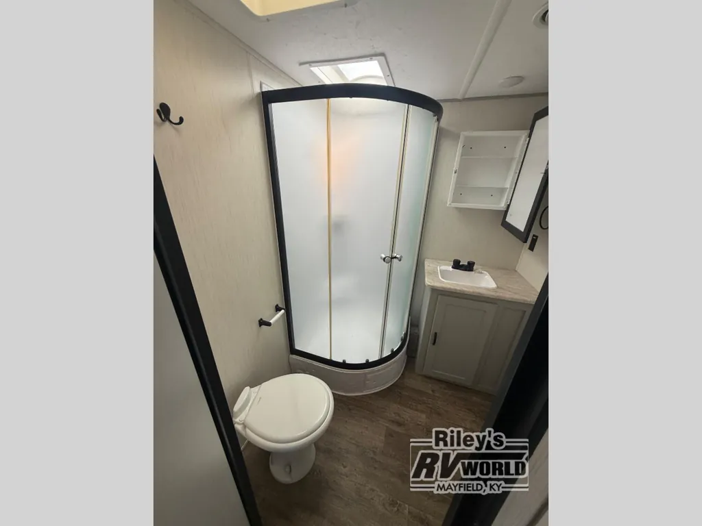 2022 Forest River Vibe 32BH, Photos photo 31