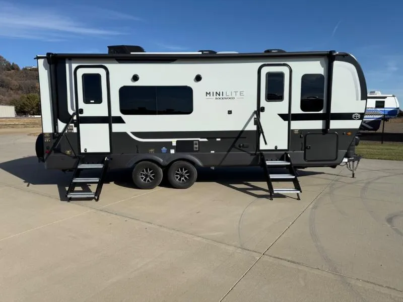 2026 Forest River Rockwood Mini Lite 2515S - Photo 3