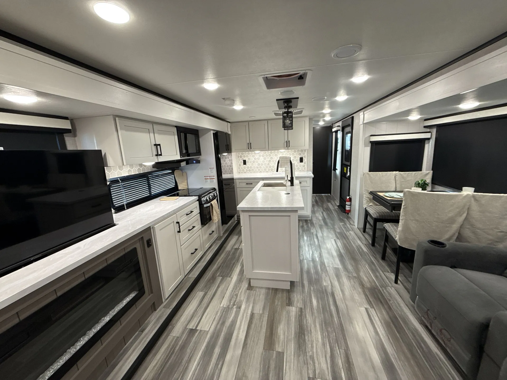 2025 Jayco Jay Feather 32RL — living area main
