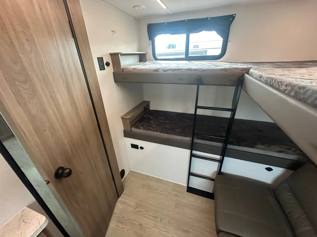 2026 Coachmen Freedom Express Select 30SE, Photos photo 41