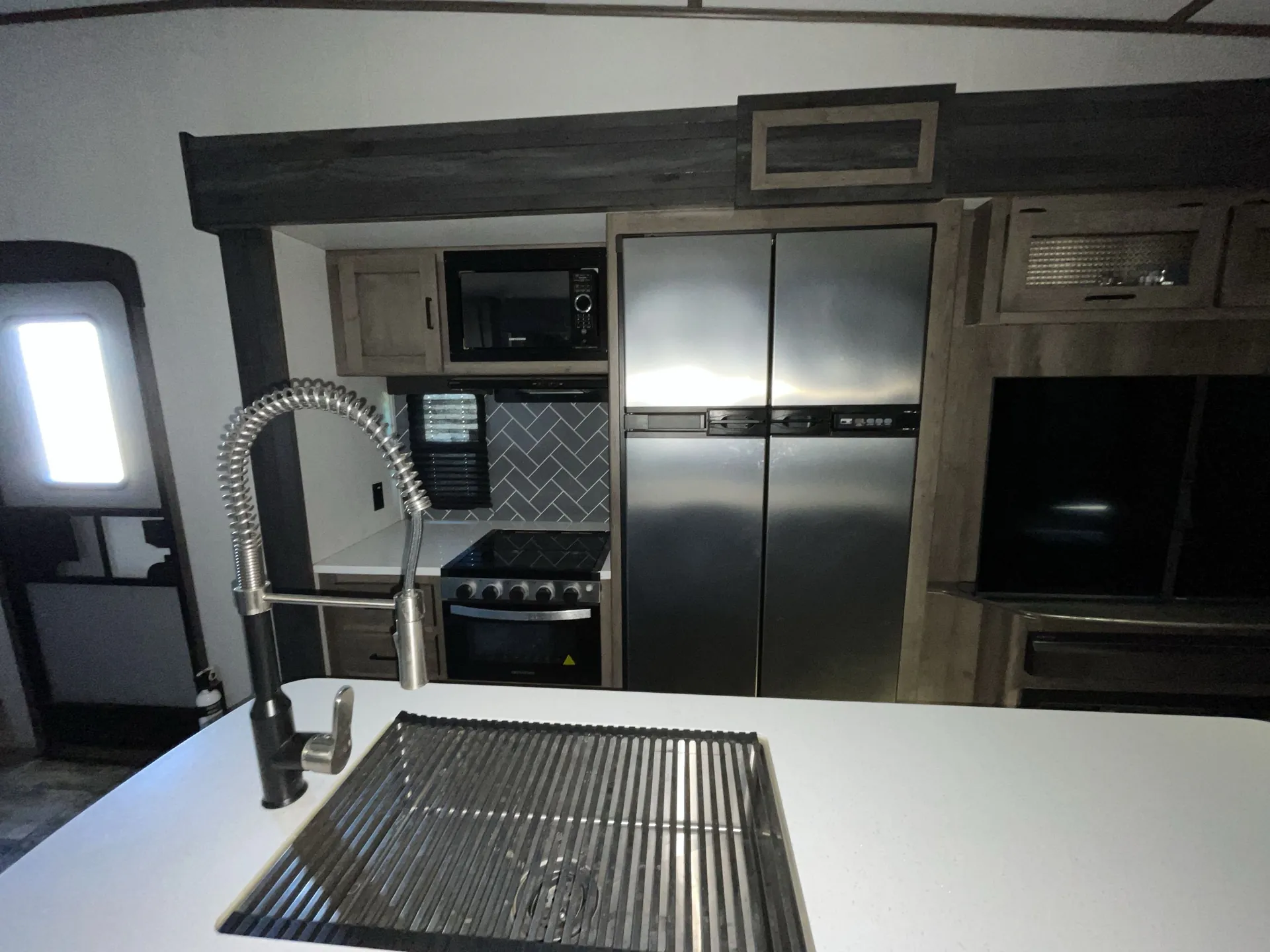 2021 Keystone Sprinter Limited 3560RLB — stove oven open
