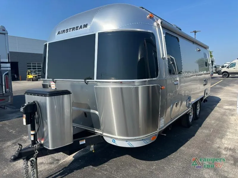 2025 Airstream International 23FB - Photo 4