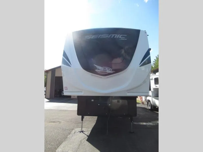 2021 Jayco Seismic 4113 - Photo 3