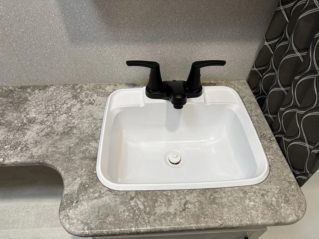 2024 Shasta I-5 530QB, Photos photo 17