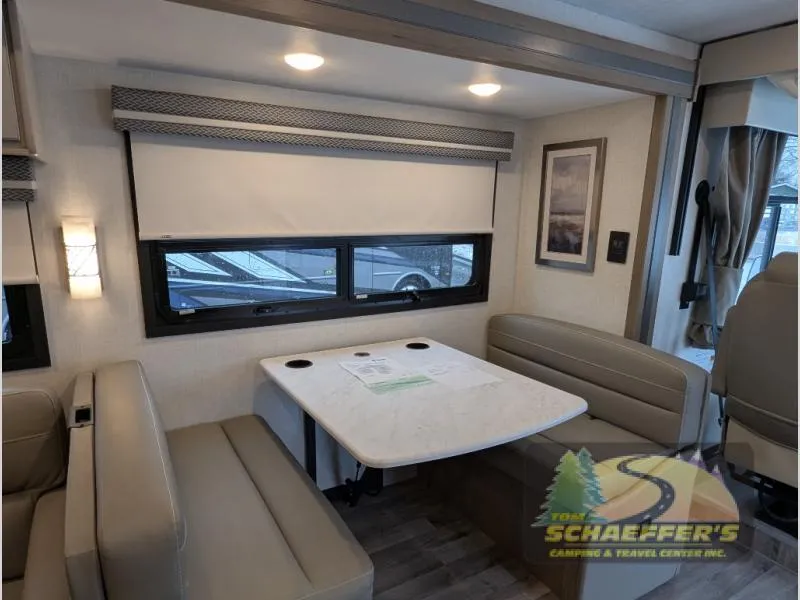 2026 Thor Motor Coach Hurricane 35G - Photo 4