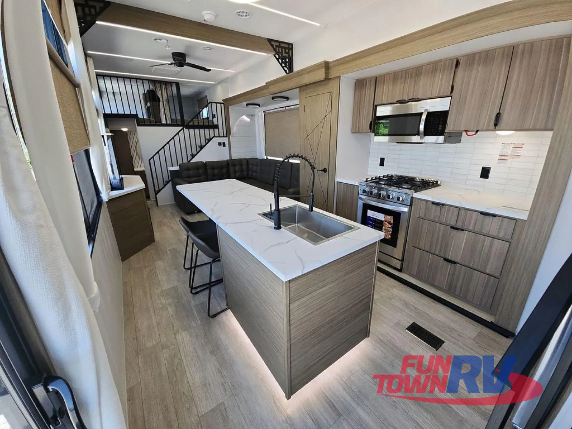2026 Forest River Salem Grand Villa 42ICE — Photo 6