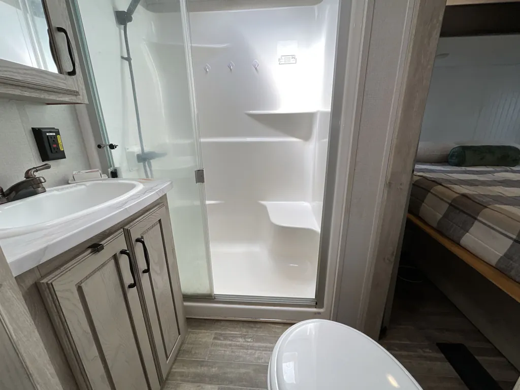 2023 Keystone Avalanche 390DS, Photos photo 20