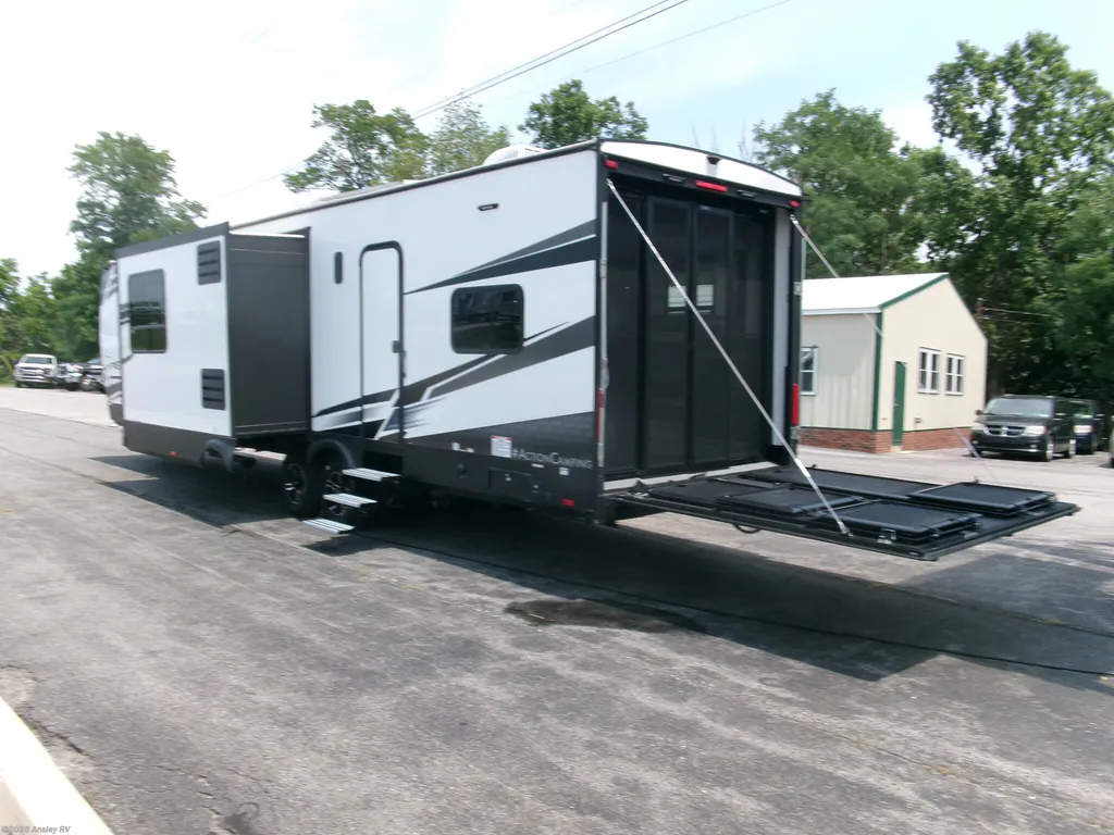2023 Forest River XLR Hyperlite 3412, Photos photo 6
