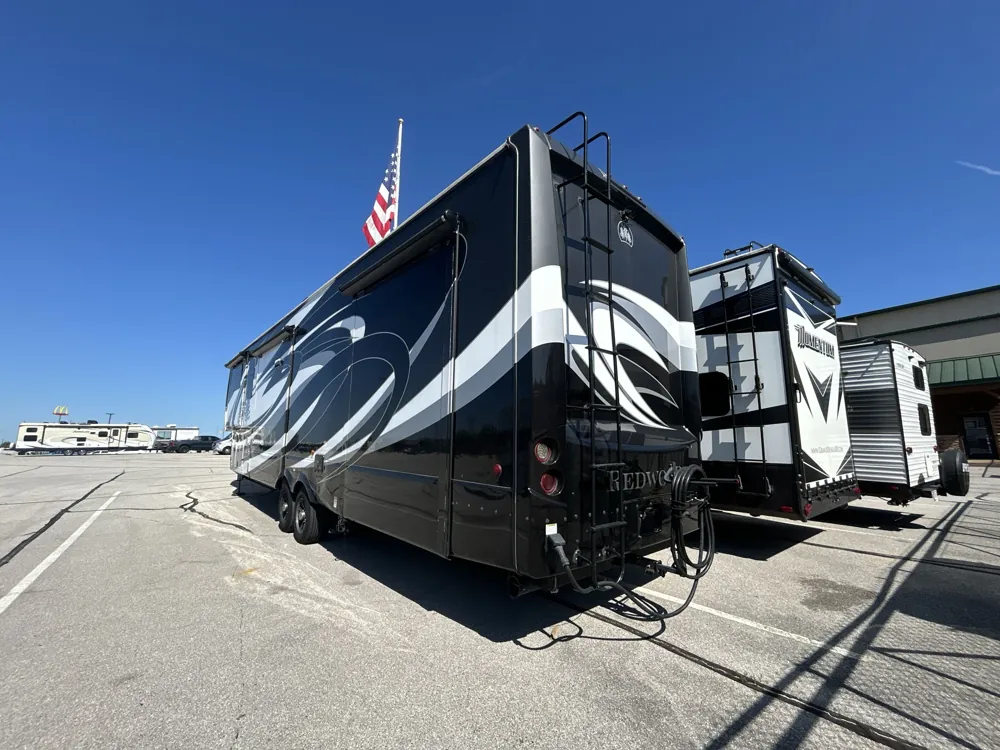 2019 CrossRoads Redwood 3941FL — living area main