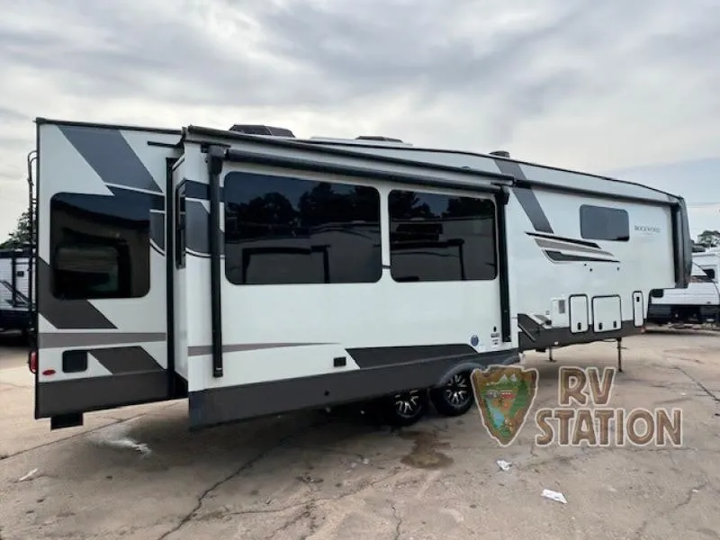 2026 Forest River Rockwood Signature 401SFB - Photo 4