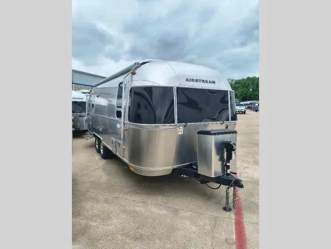 2024 Airstream Flying Cloud 25FB - Photo 2