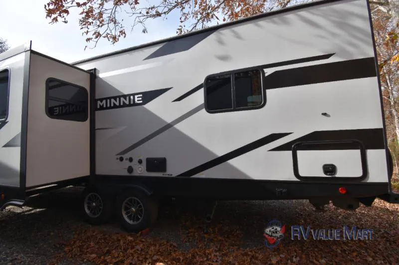 2023 Winnebago Minnie 2832FK - Photo 4