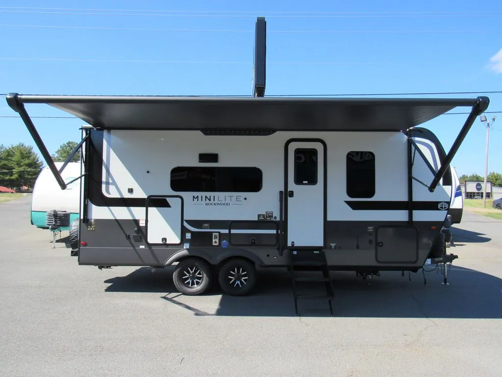 2027 Forest River Rockwood Mini Lite 2213S - Photo 4