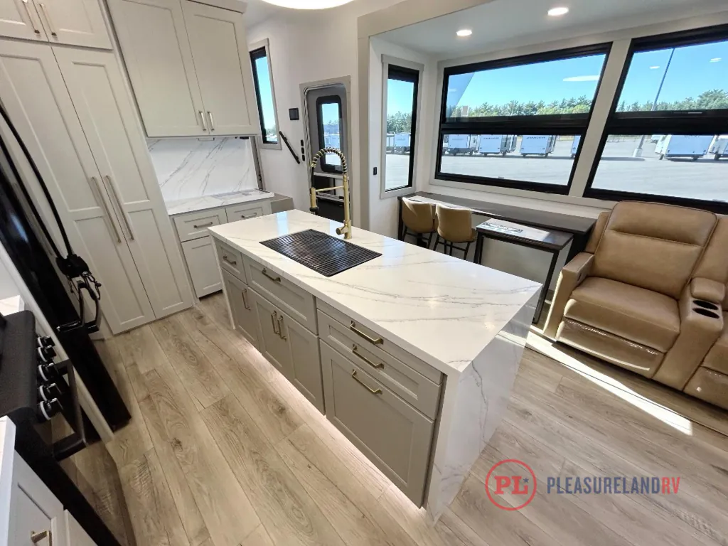 2026 Brinkley Model G 4100, Photos photo 30