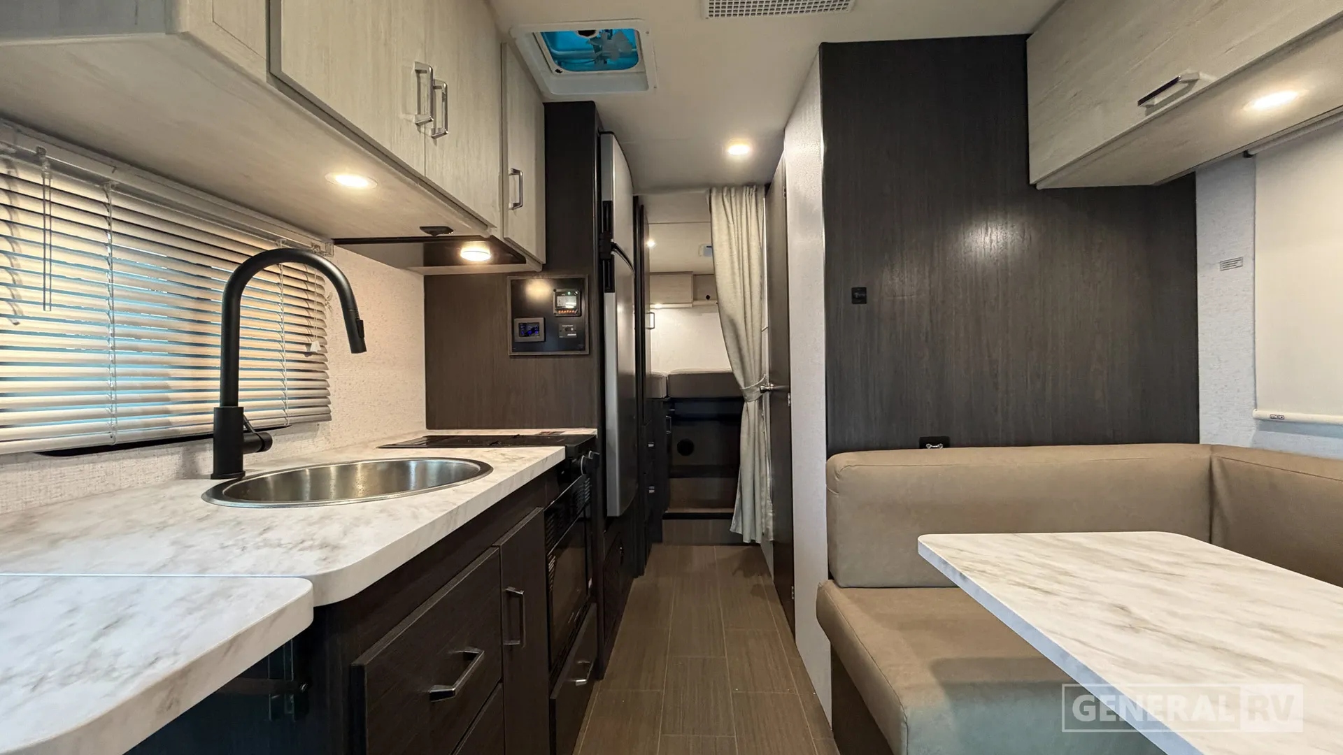 2027 Winnebago Sunflyer 24GG - Photo 3