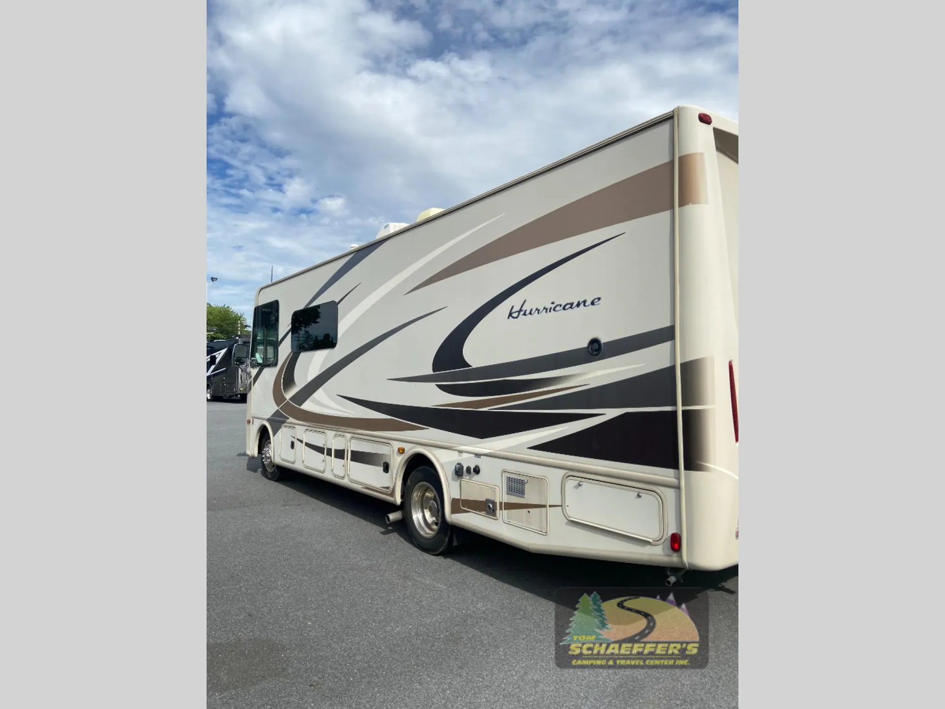 2016 Thor Motor Coach Hurricane 27K - Photo 4