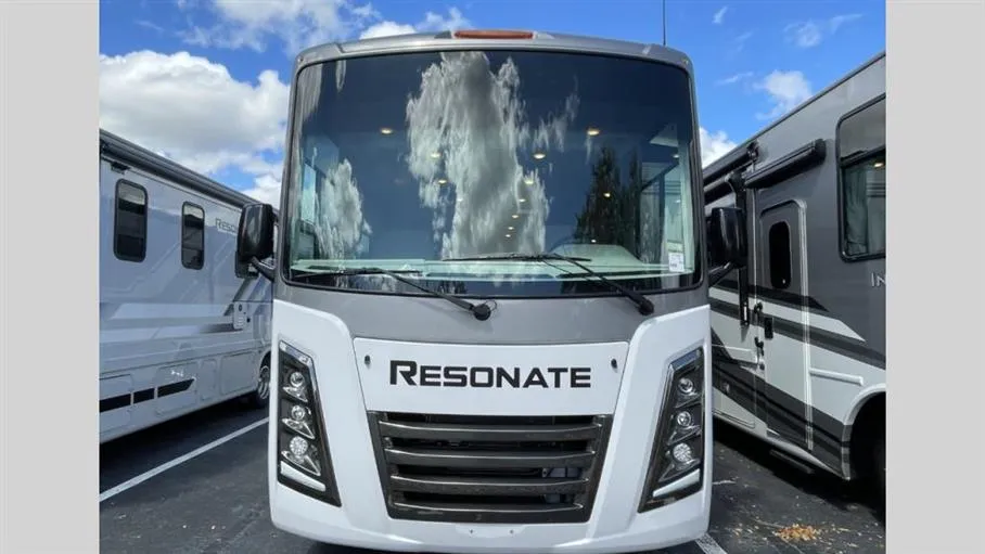 2026 Thor Motor Coach Resonate 32B - Photo 3