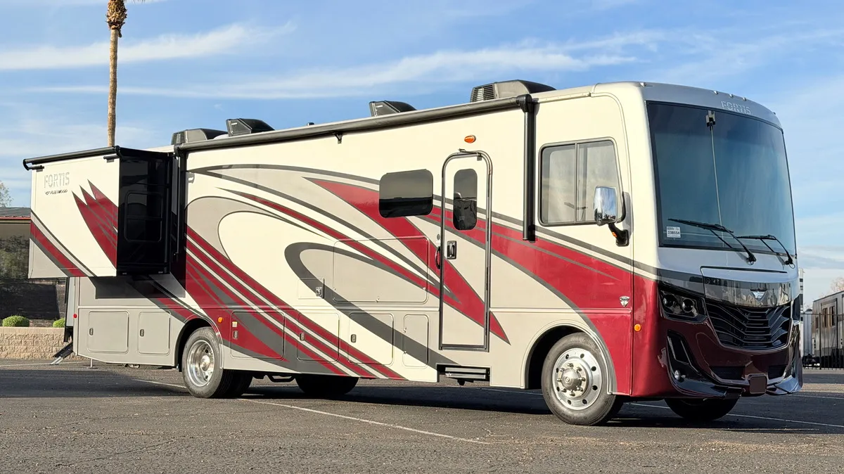 2024 Fleetwood Fortis 34MB - Photo 2
