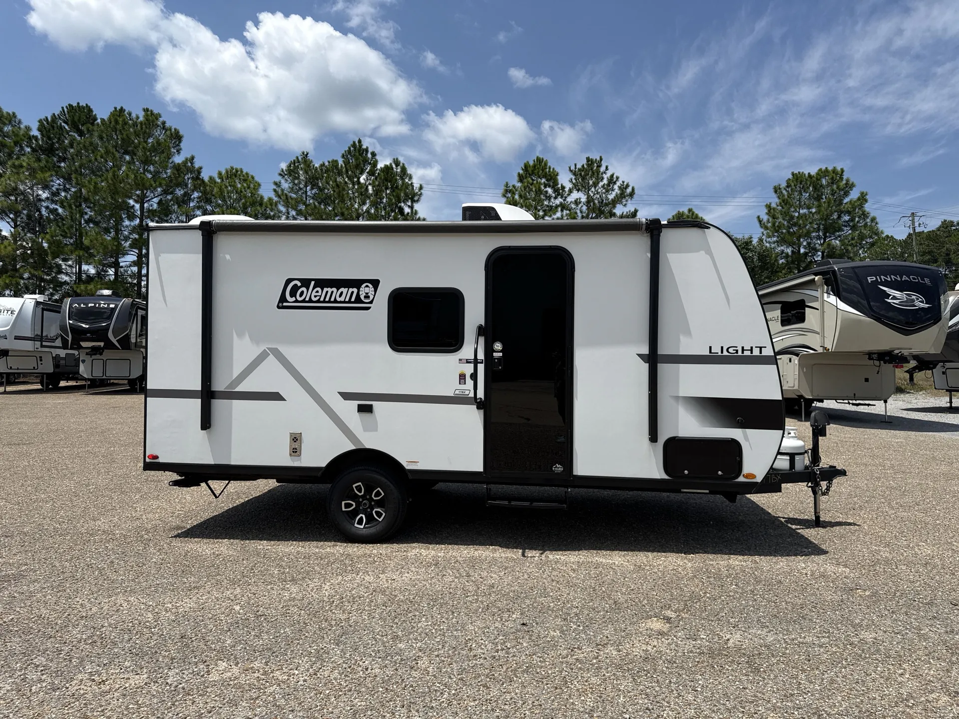 2025 Keystone Coleman Light 17BX — campside