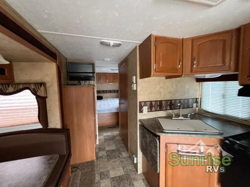 2010 Keystone RV Cougar X-Lite 25RLSWE - Photo 2