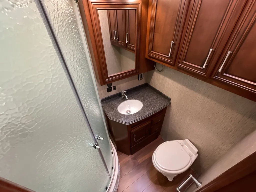2016 Newmar Canyon Star 3921, Photos photo 17