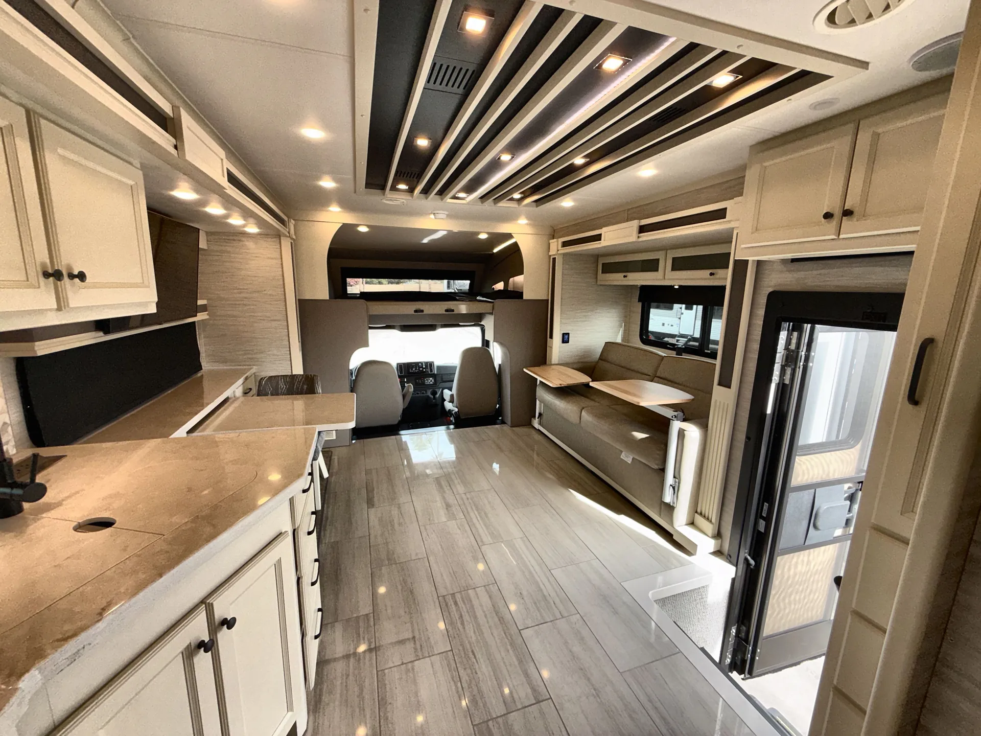 2026 Tiffin Allegro Bay 38 BB — living area main