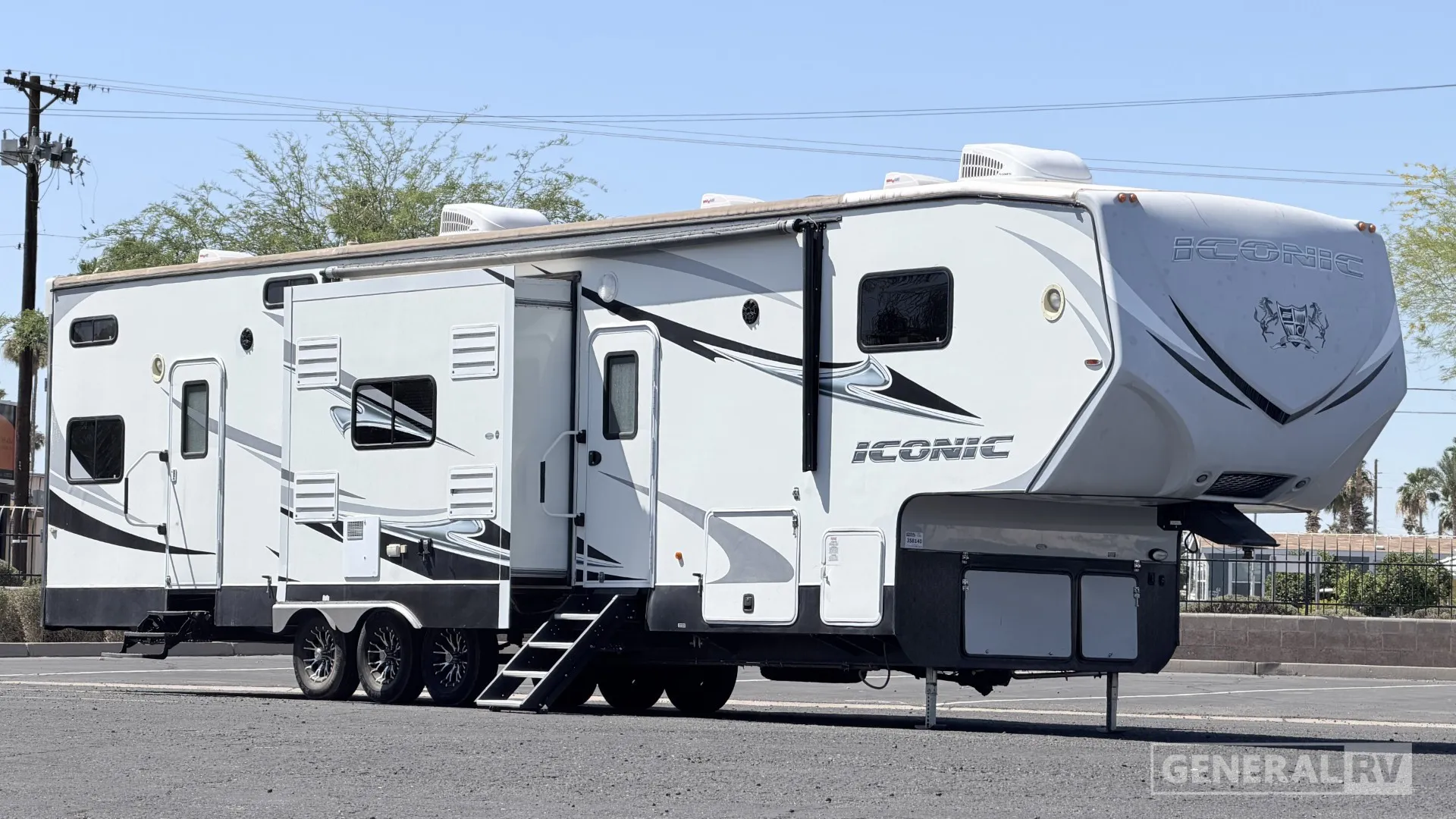 2015 Eclipse Iconic 3914C - Photo 2