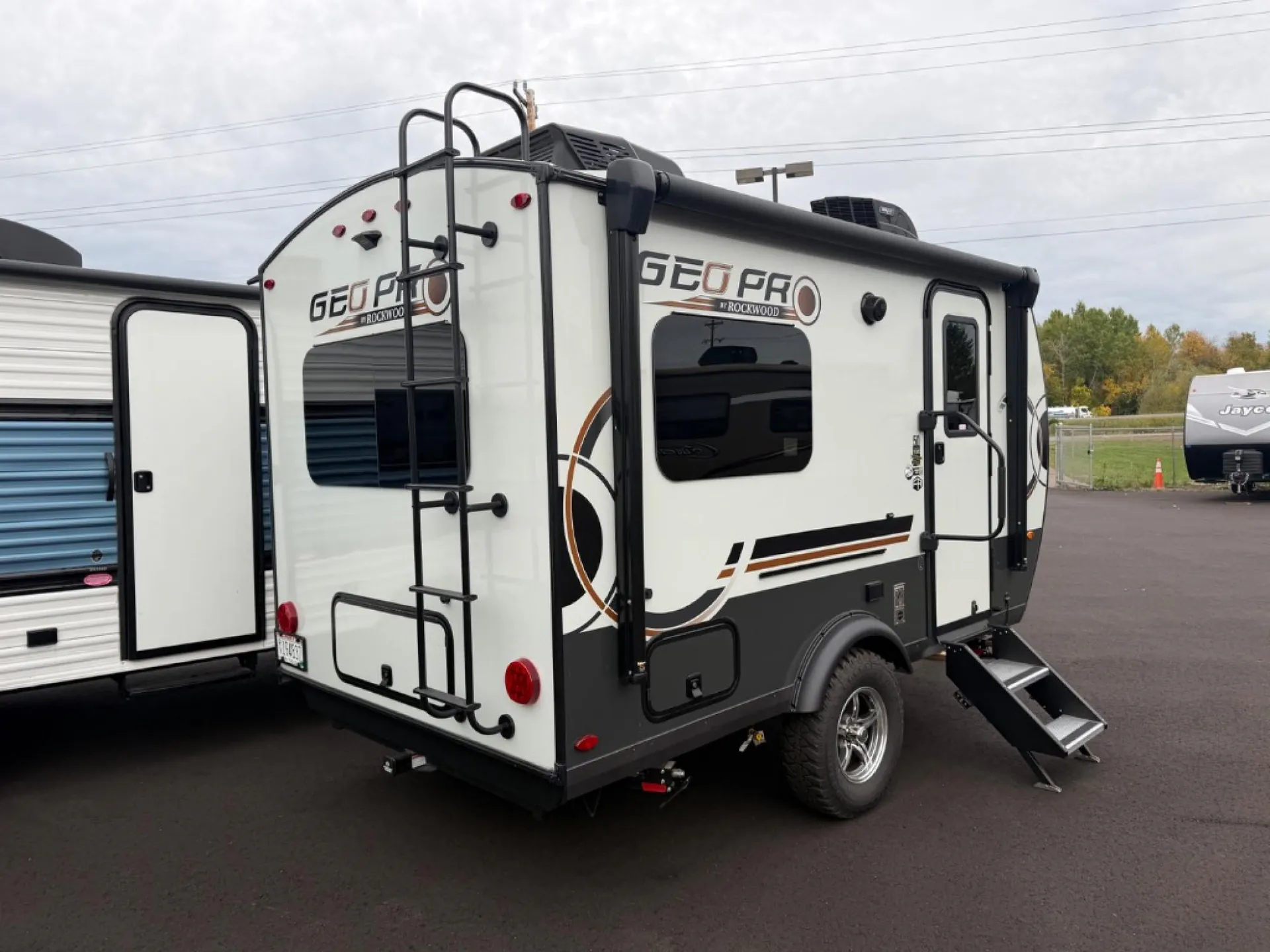 2025 Forest River Rockwood Geo Pro 15TB - Photo 3
