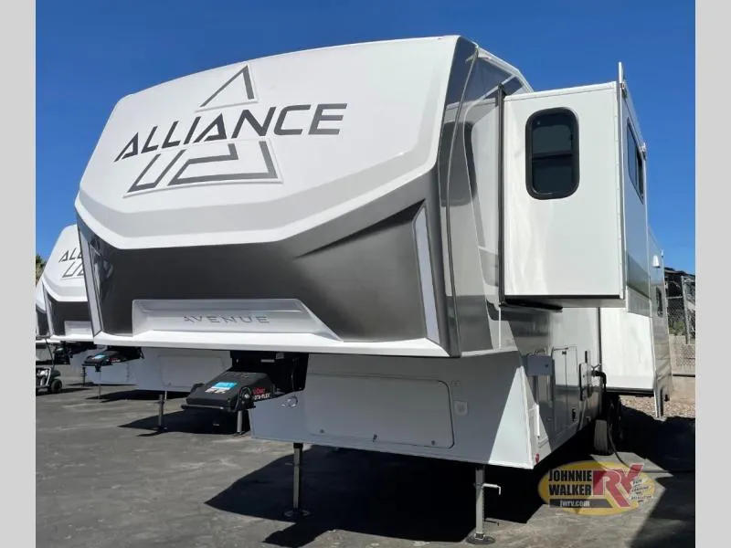 2027 Alliance RV Avenue 32RLS - Photo 4
