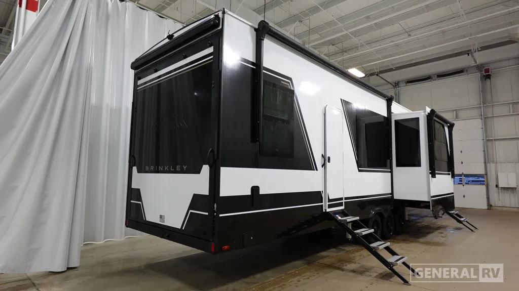 2026 Brinkley Model G 4000, Photos photo 7