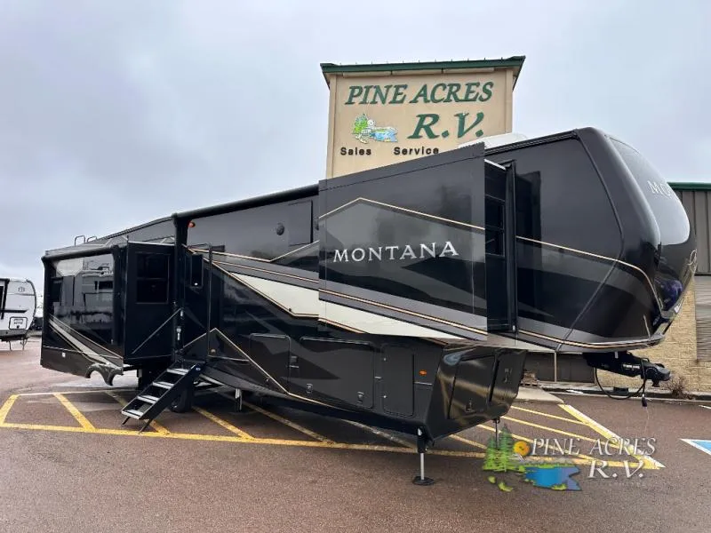 2025 Keystone Montana 3781RL - Photo 4