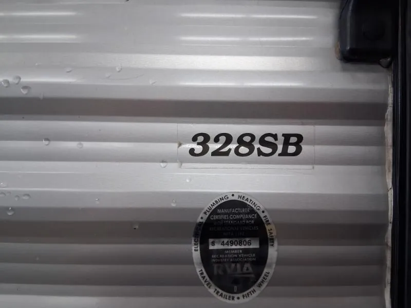 2017 CrossRoads Zinger 328SB - Photo 3