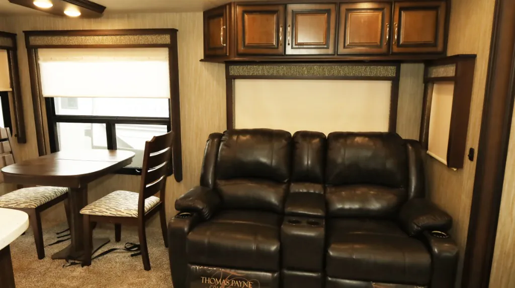 2019 Heartland Big Country 3560SS - Photo 3