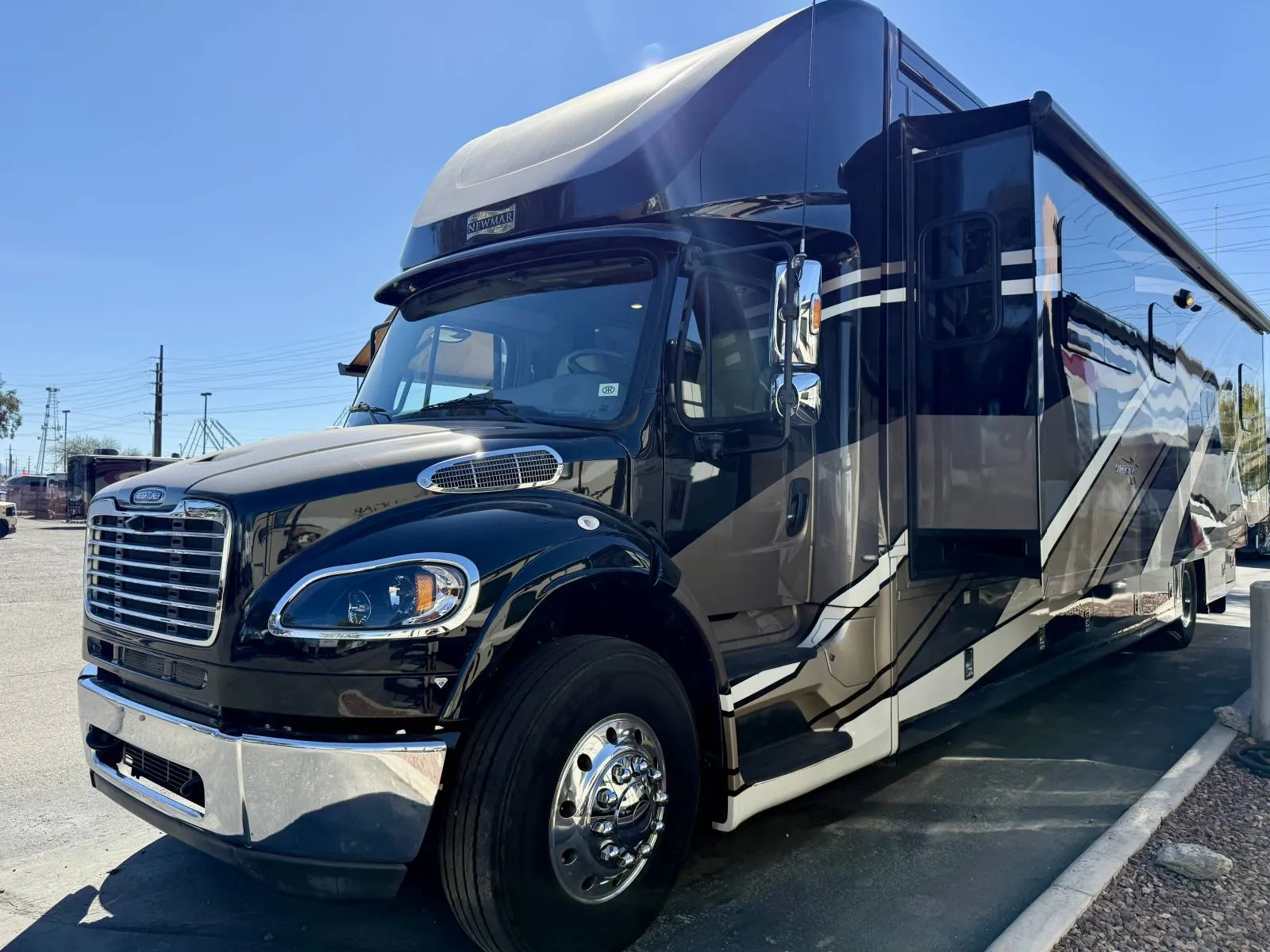 2023 Newmar Super Star 4059 - Photo 3