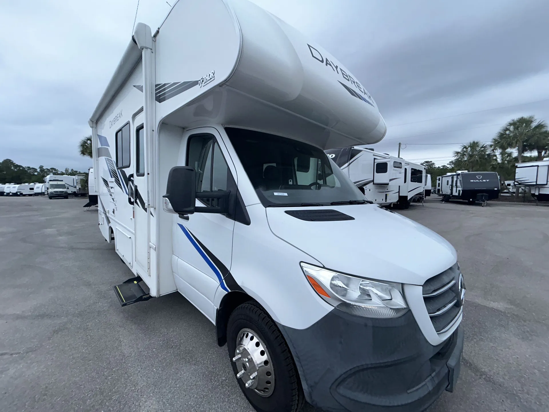 2020 Thor Motor Coach Daybreak 24GO - Photo 2