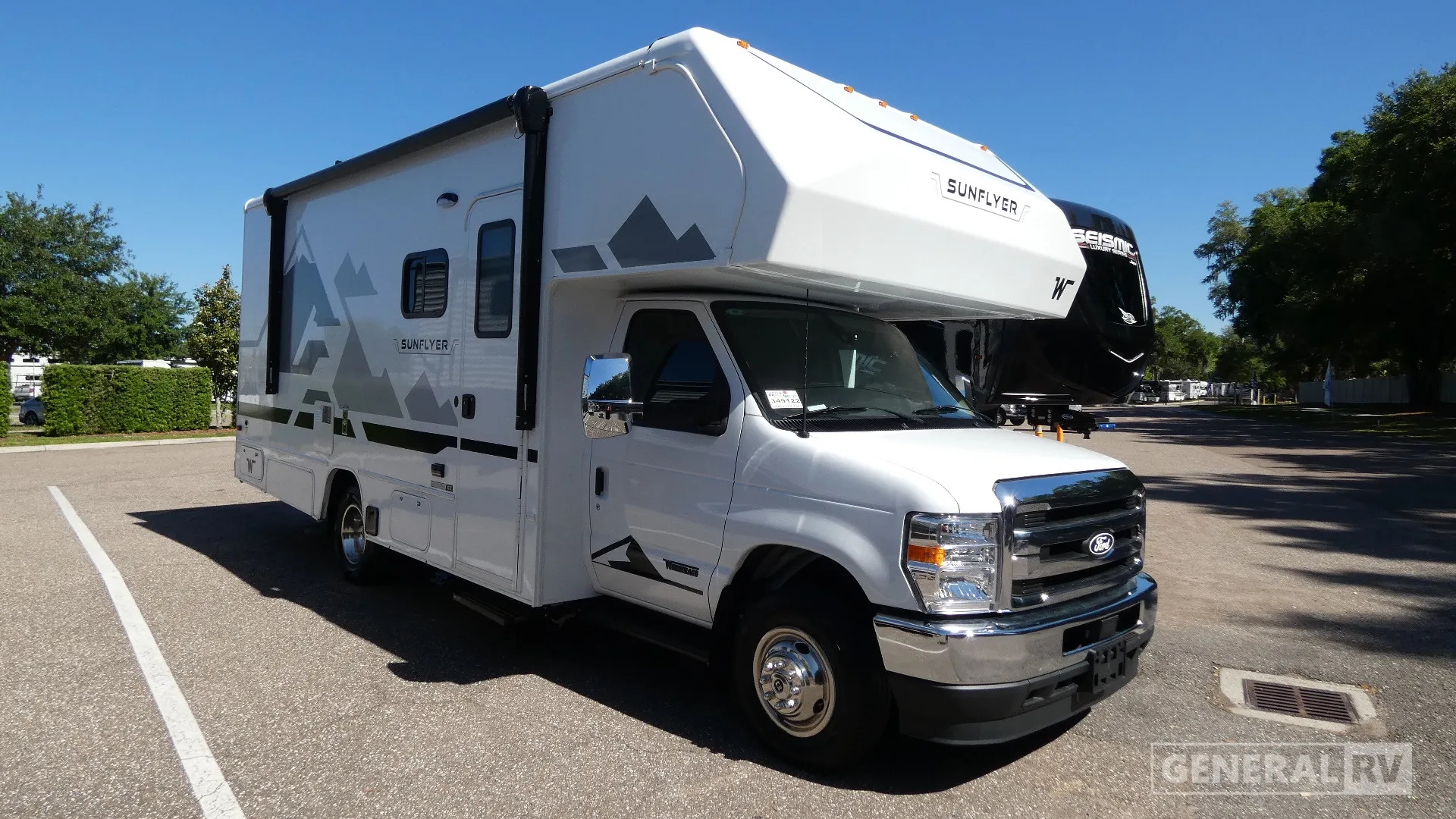 2027 Winnebago Sunflyer 22RS - Photo 2