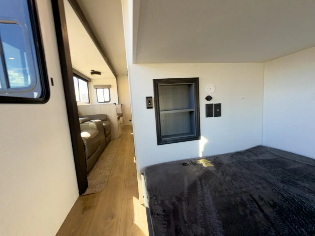 2027 Forest River Solaire 3150TBSS, Photos photo 24