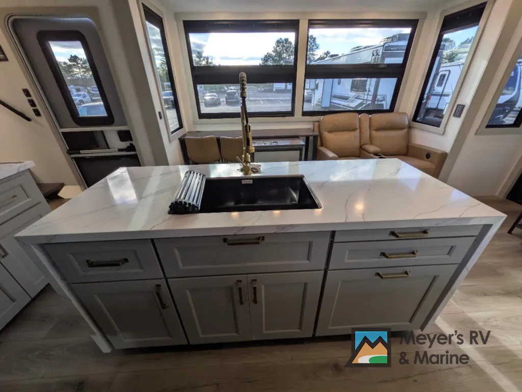 2026 Brinkley Model G 4100, Photos photo 7