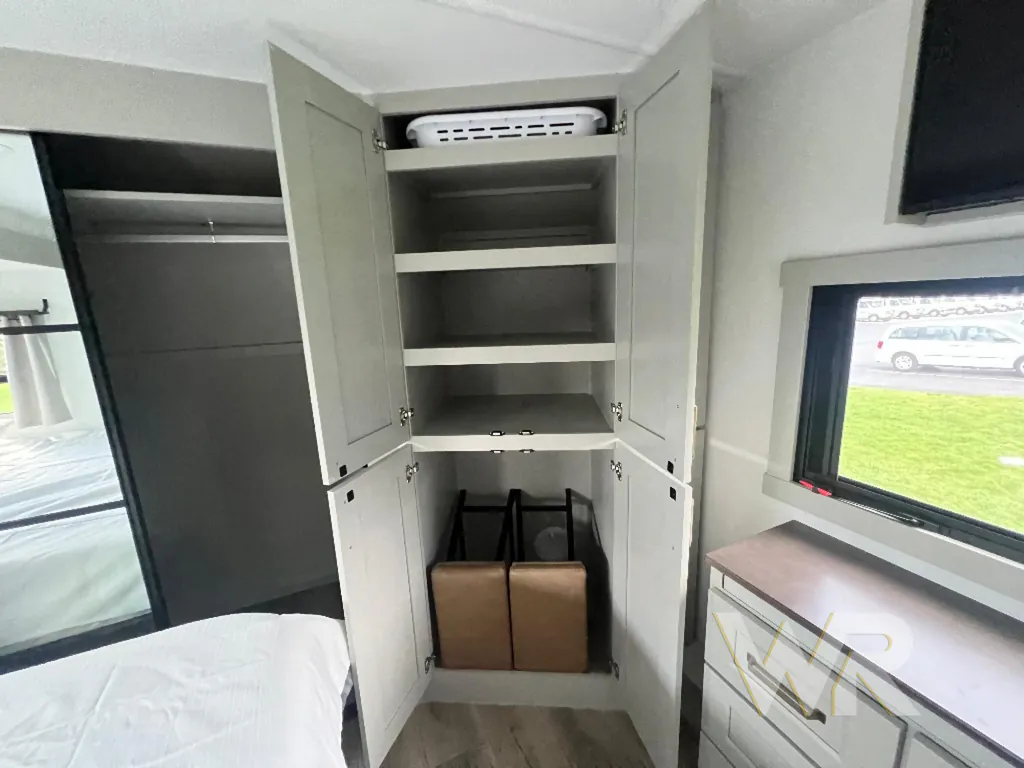 2026 Brinkley Model G 3950, Photos photo 52