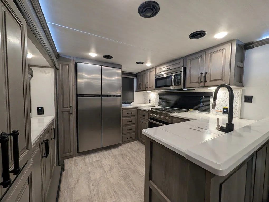 2023 Keystone Montana 3901RK, Photos photo 11