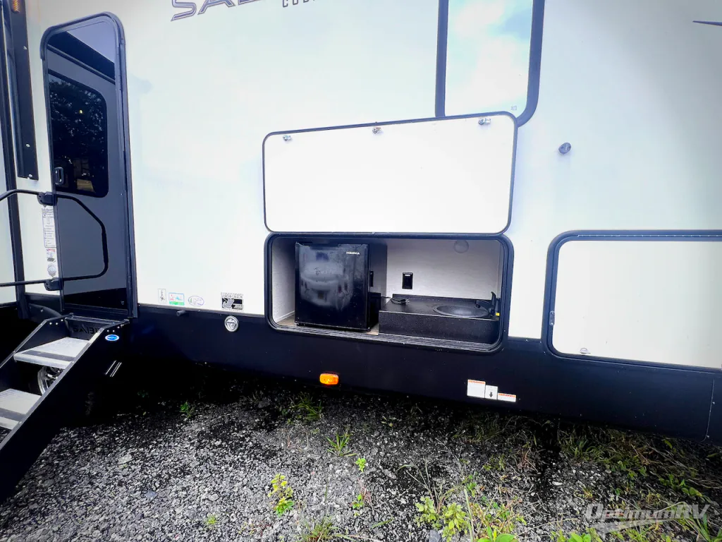 2023 Forest River Sabre 36BHQ, Photos photo 5