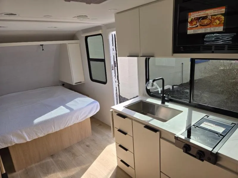 2026 Winnebago Micro Minnie 2108FBS - Photo 3