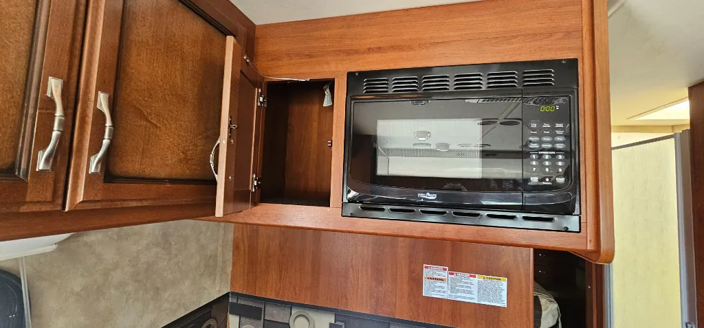2015 Fleetwood Flair 26E, Photos photo 15