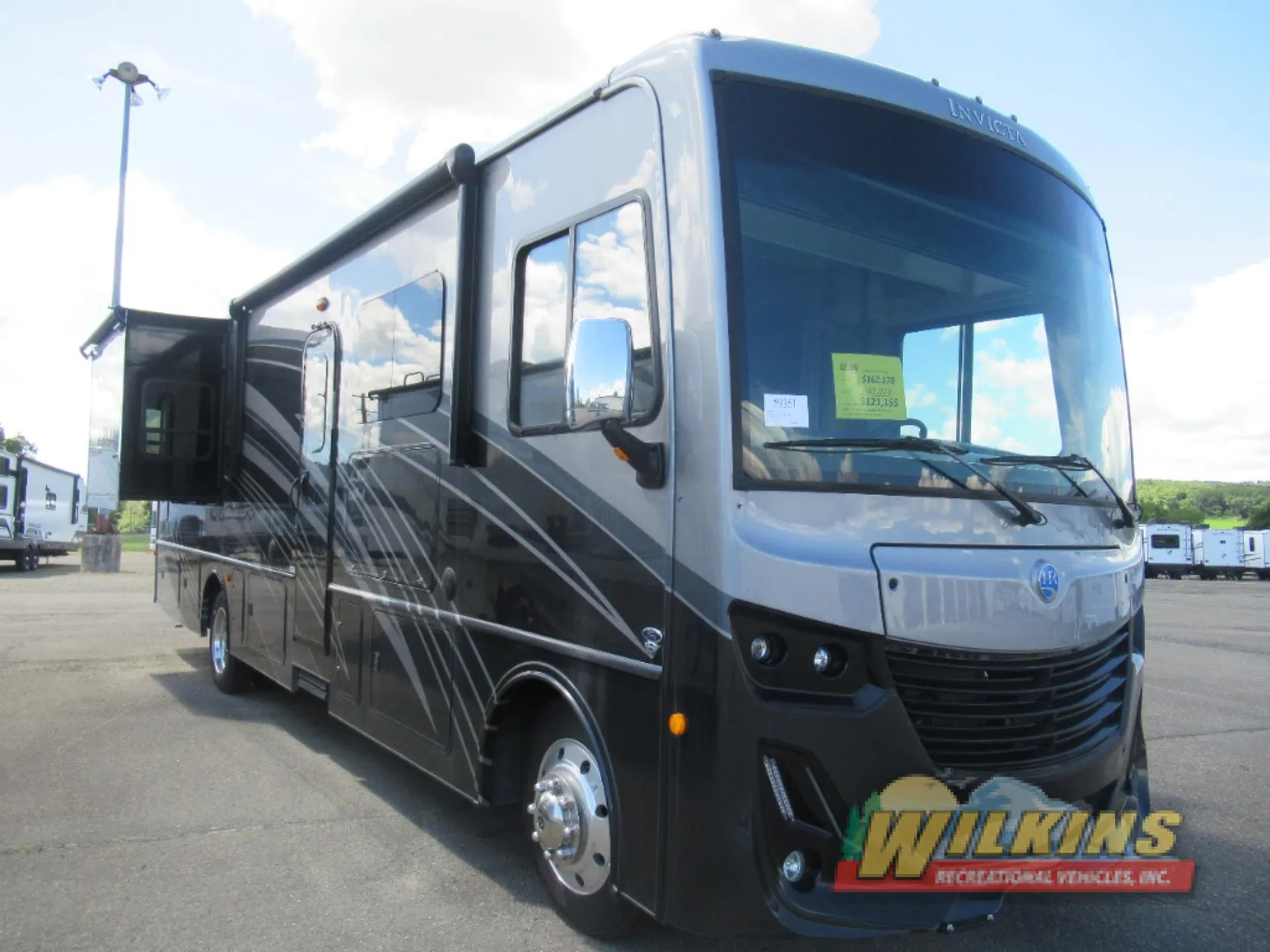 2023 Holiday Rambler Invicta 32RW - Photo 2