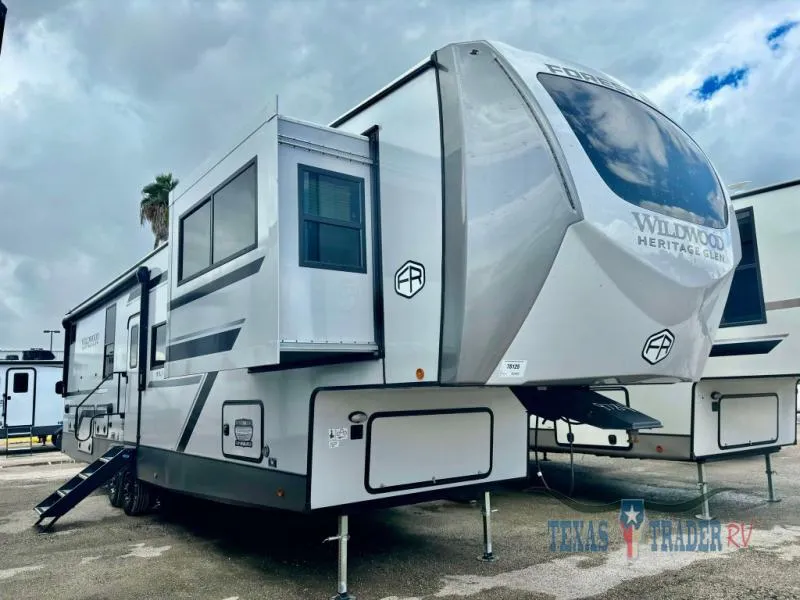 2025 Forest River Wildwood Heritage Glen Elite Series 36FL - Photo 2